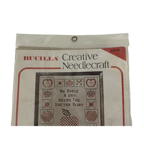 Vtg Bucilla "An Apple A Day Keeps The Doctor Away" Sampler Needlecraft - Picture 4 of 5